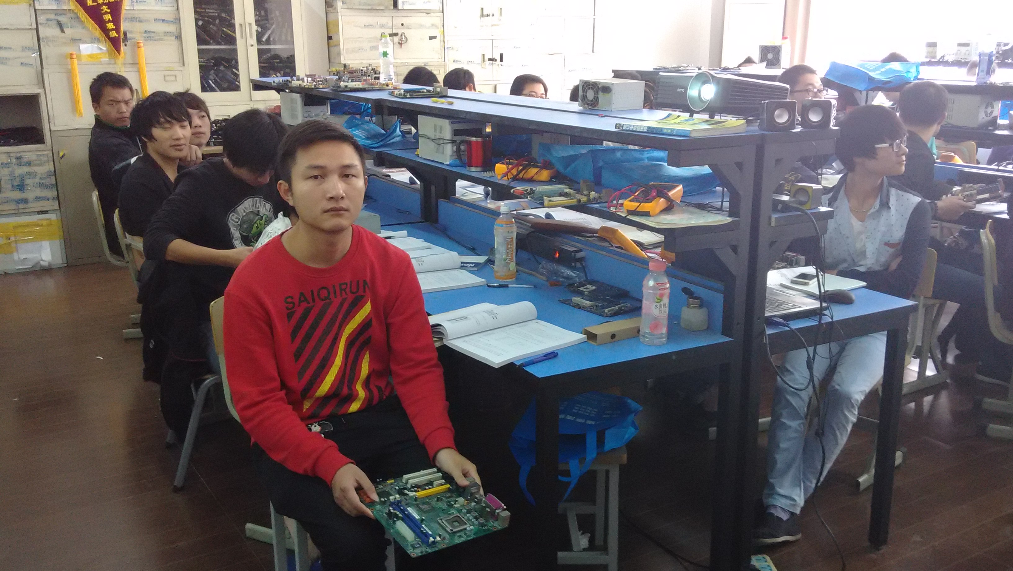 选华力学校，掌握专业维修技能 手机、家电、电脑全覆盖